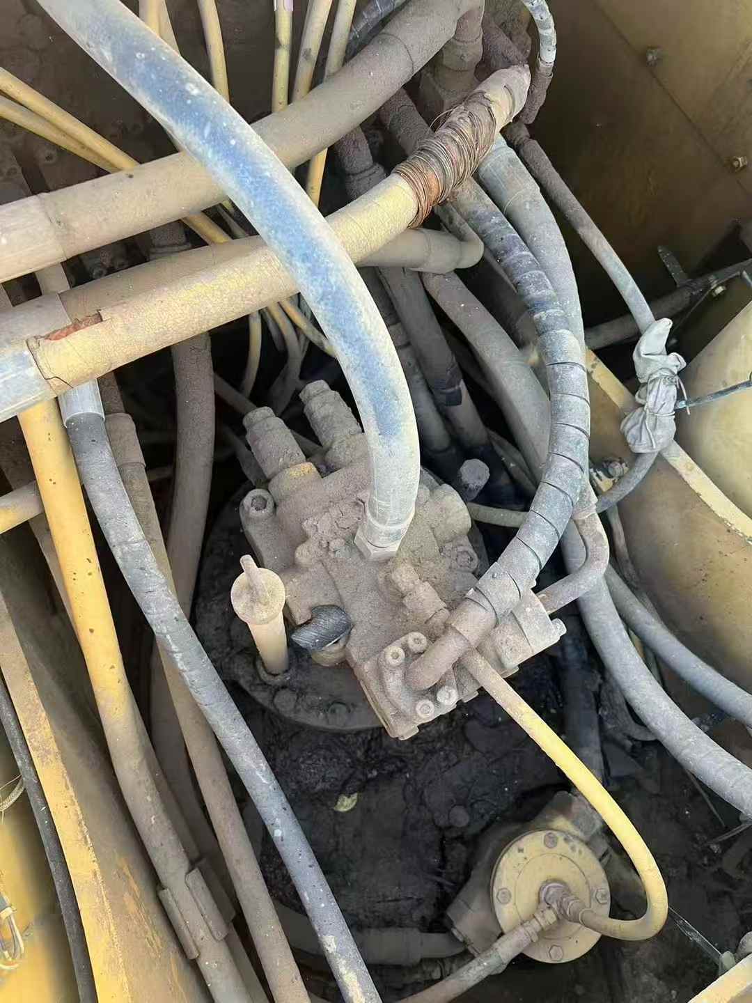 Used Caterpillar 320C Excavator 2016 Model / 4