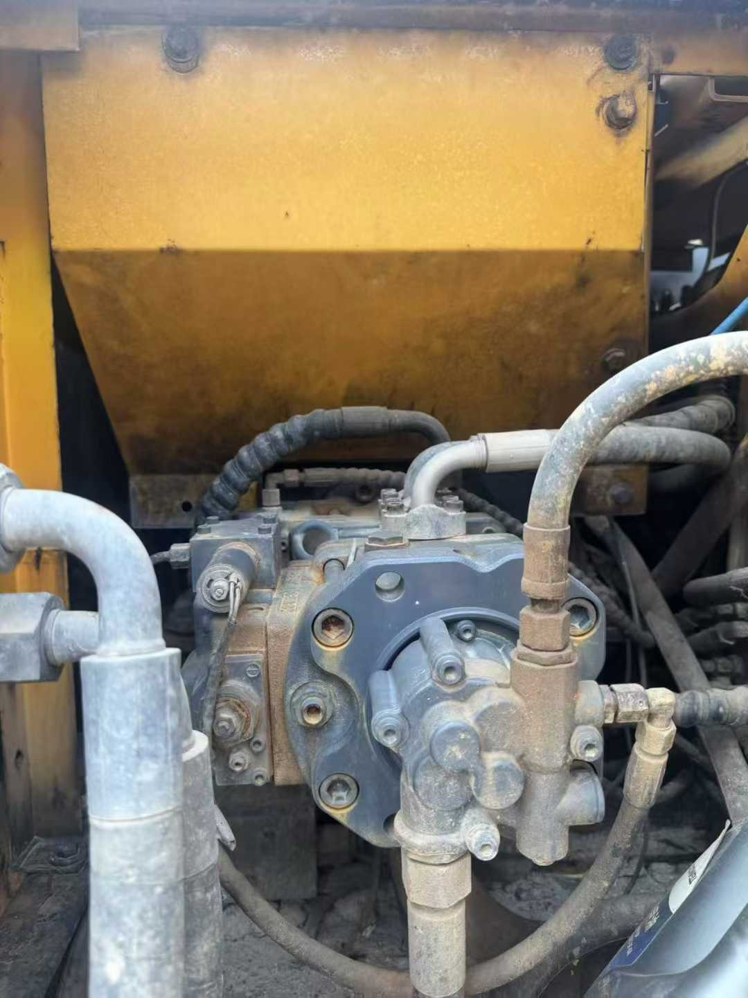 Used Sany SY135 Excavator 2016 Model / 3