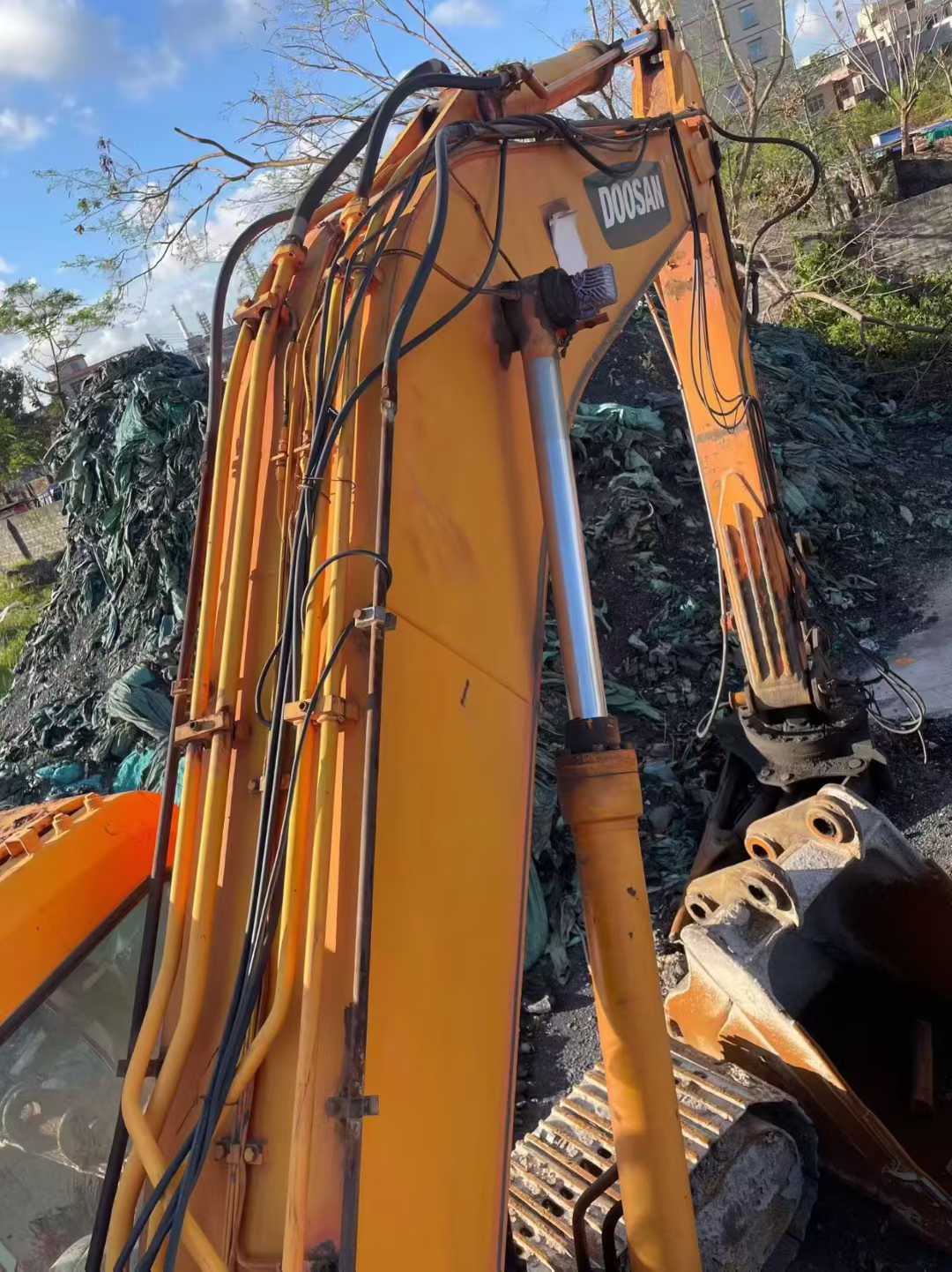 Used Doosan DH220-7 Excavator 2016 Model / 6