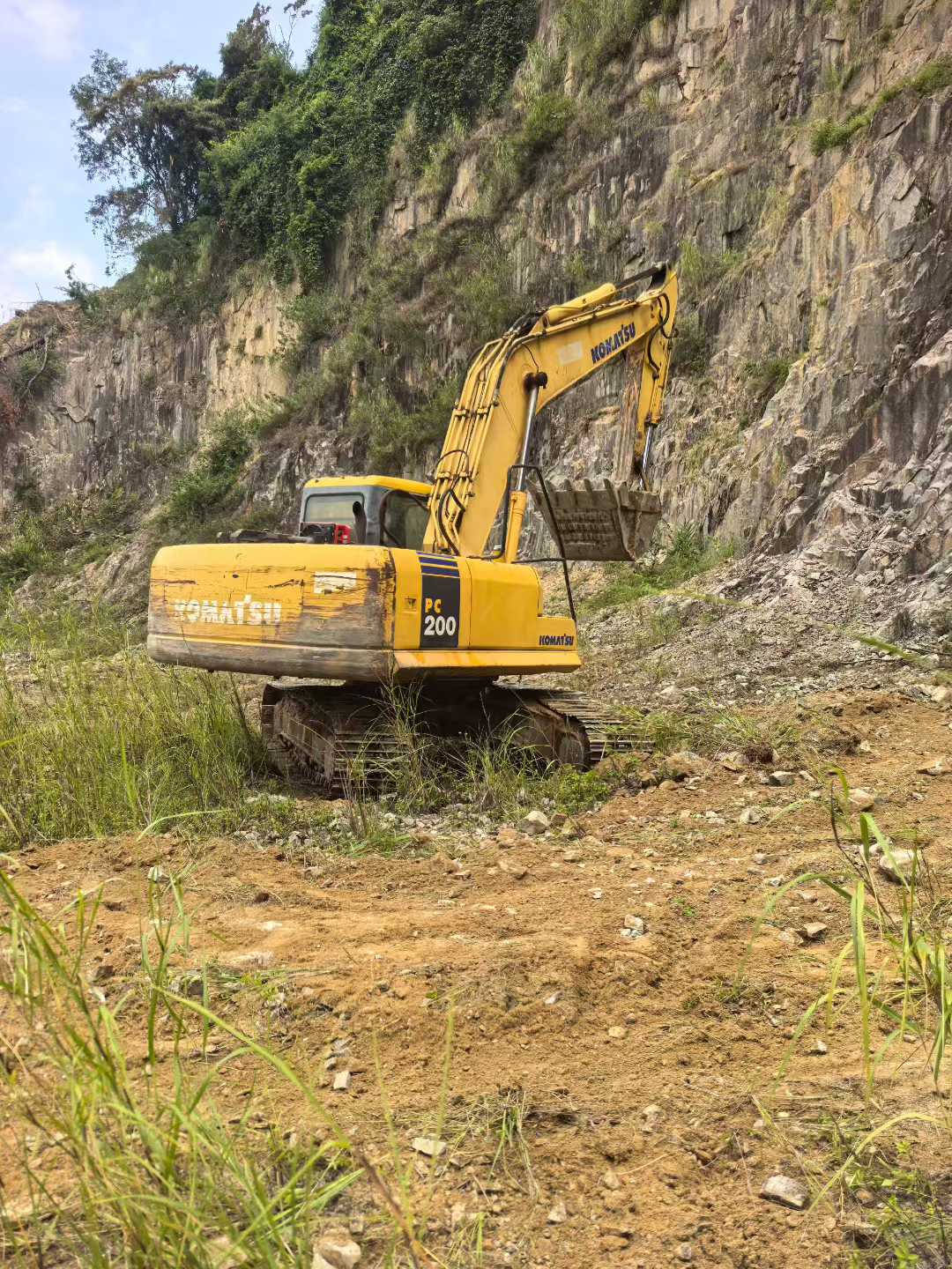 Used Komatsu PW200-7 Excavator 2016 Model / 2