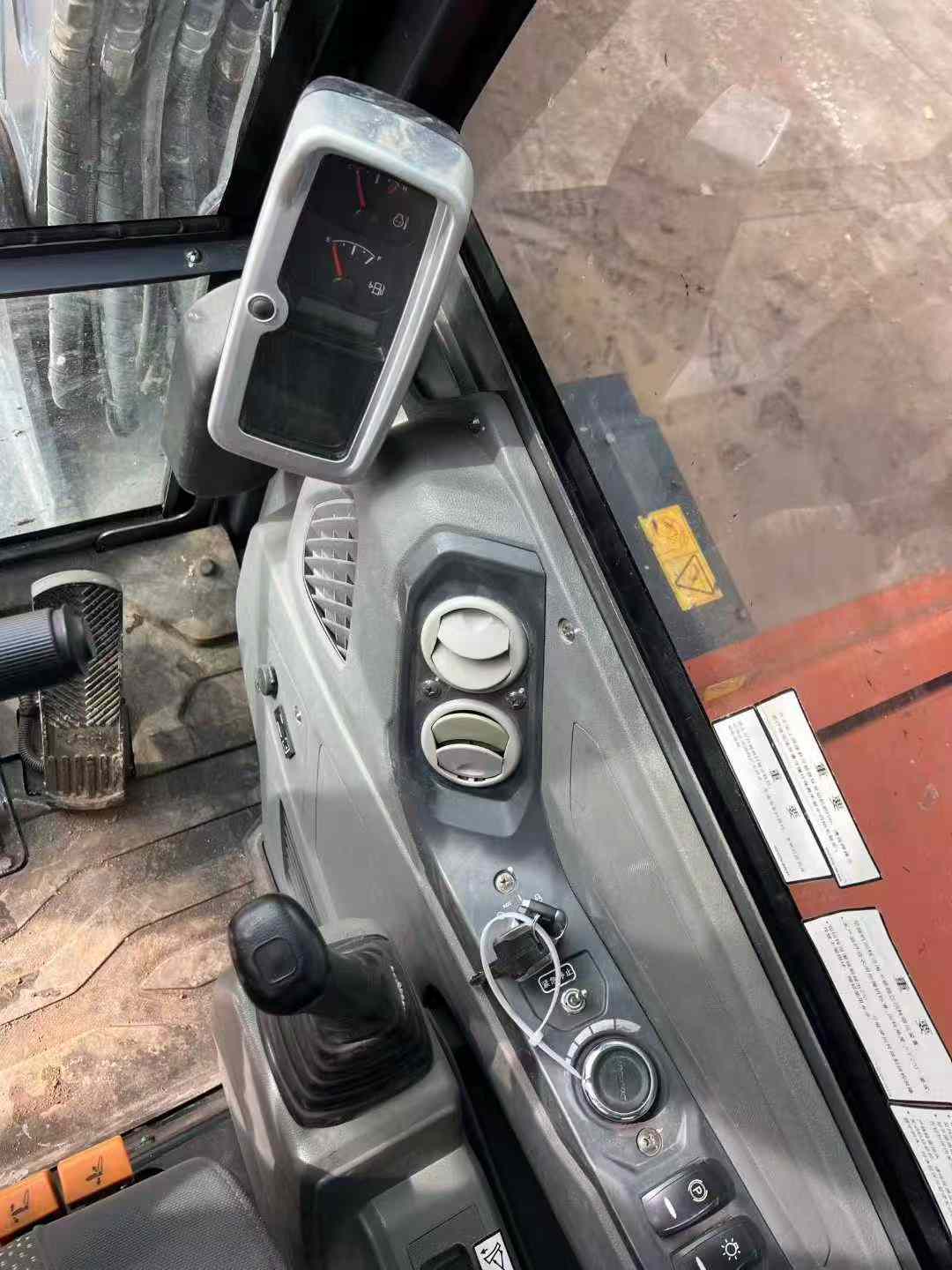 Used Doosan DX60 Excavator 2022 Model / 6