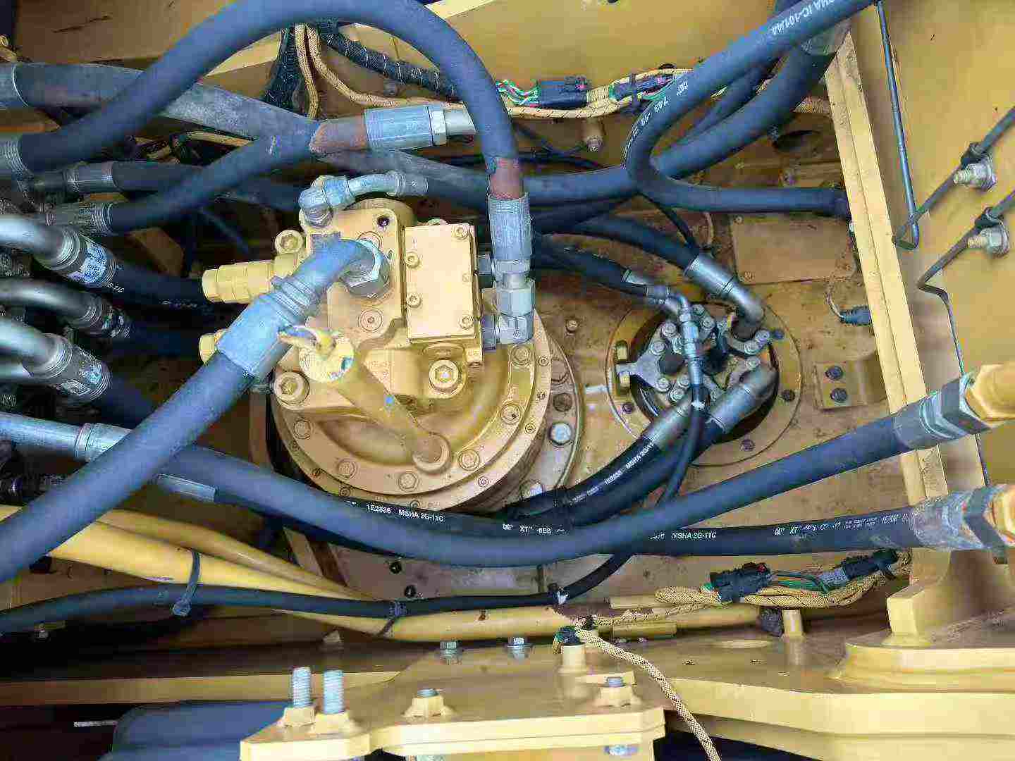 Used Caterpillar 323 Excavator 2016 Model / 6