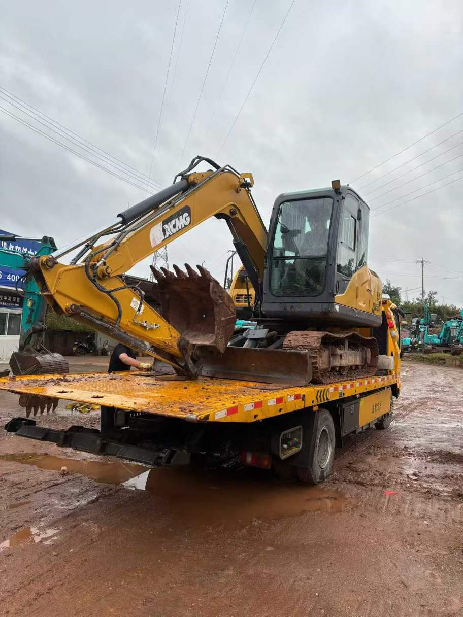 Used XCMG XE75WD Excavator 2021 Model / 2