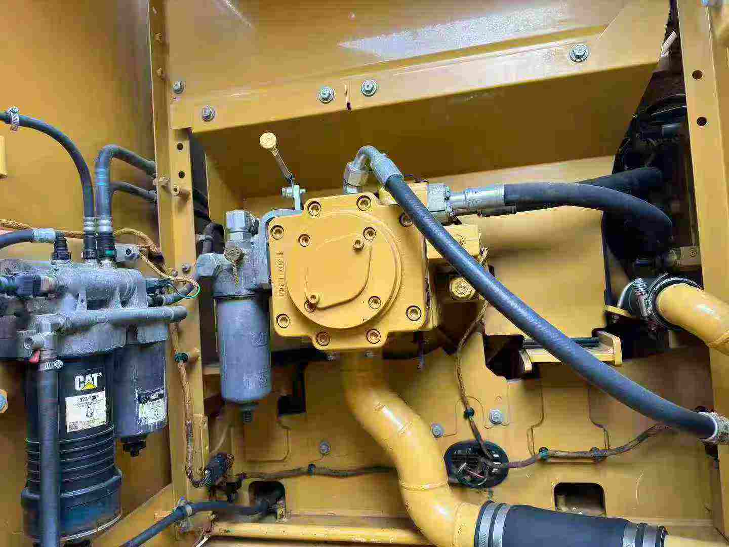 Used Caterpillar 323 Excavator 2016 Model / 5