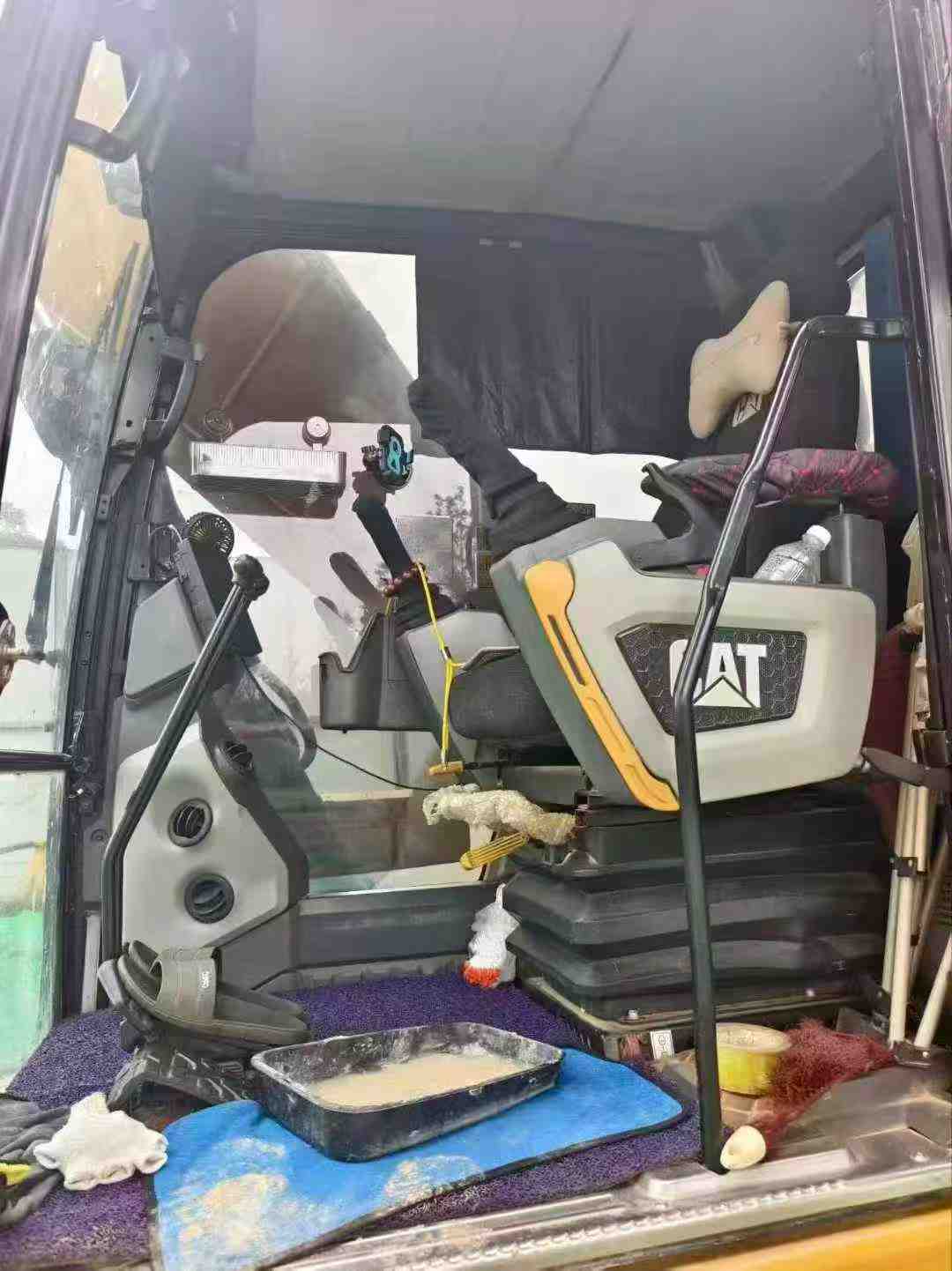 Used Caterpillar 320GC Excavator 2020 Model / 3