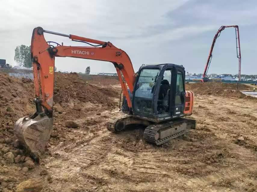 Buy Hitachi ZX60 Used Excavator / 1