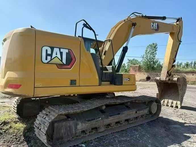 Used Caterpillar 323 Excavator 2020 Model / 3