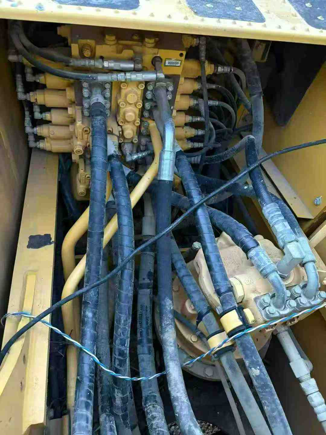 Used Komatsu PC200 Excavator 2017 Model / 9