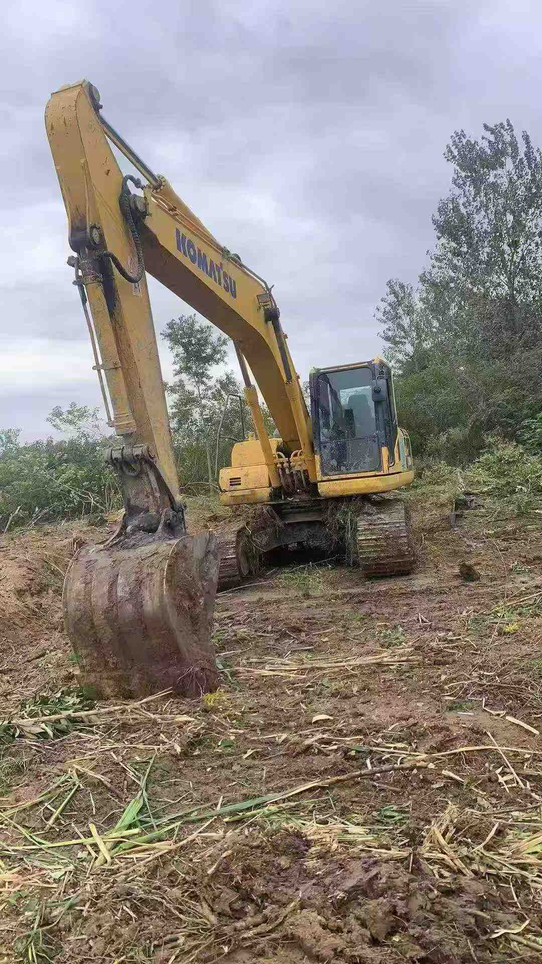 Used Komatsu PC200 Excavator 2017 Model / 3