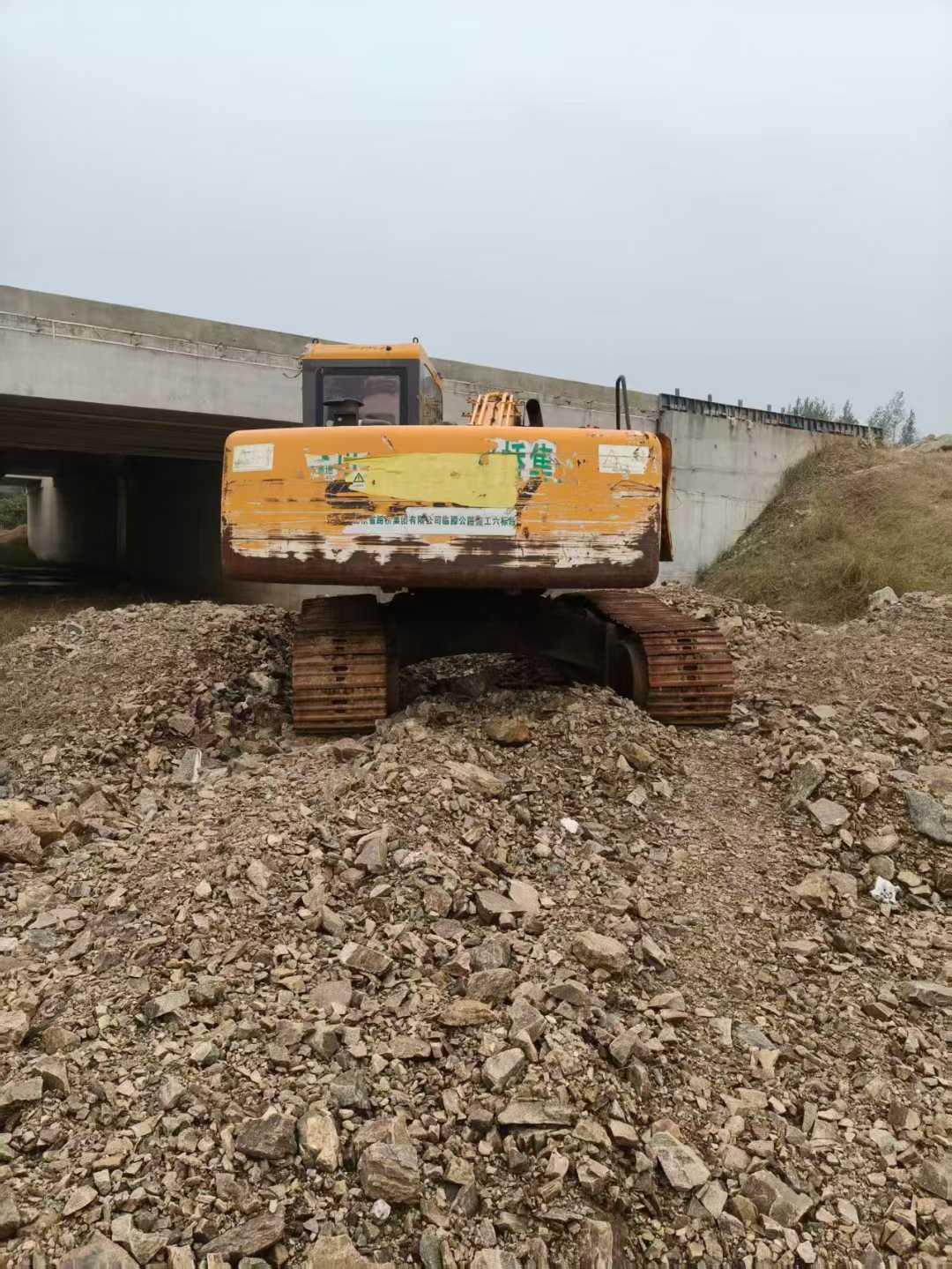 Used Sany SY215W Excavator 2016 Model / 7