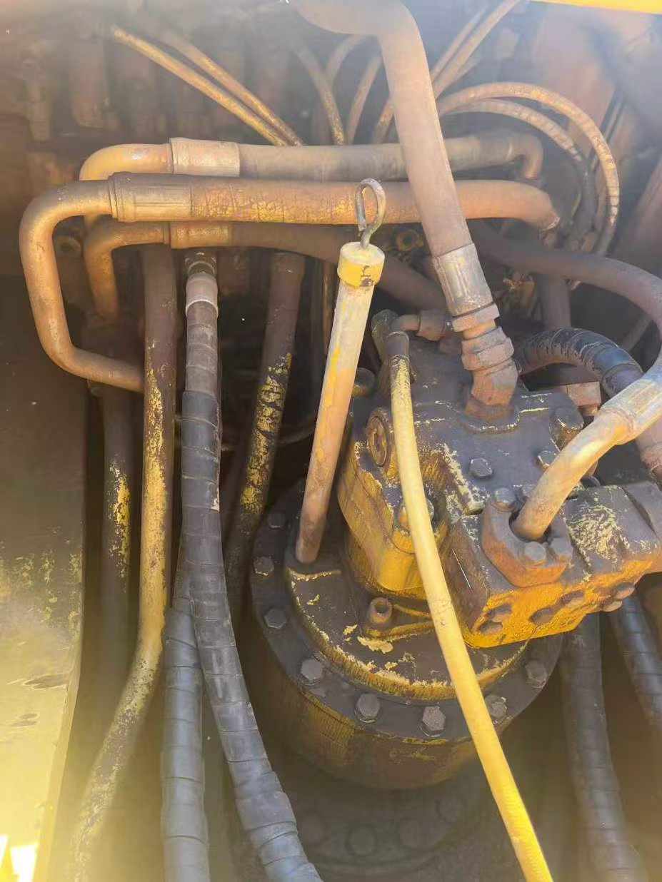 Used Caterpillar 325L Excavator 2016 Model / 3