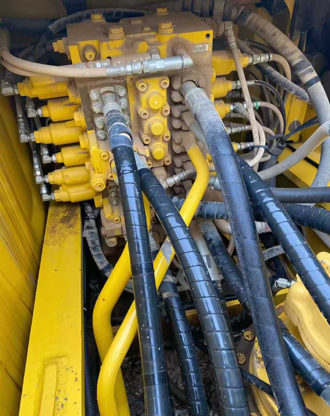 Used Komatsu PC200LC Excavator 2016 Model / 7