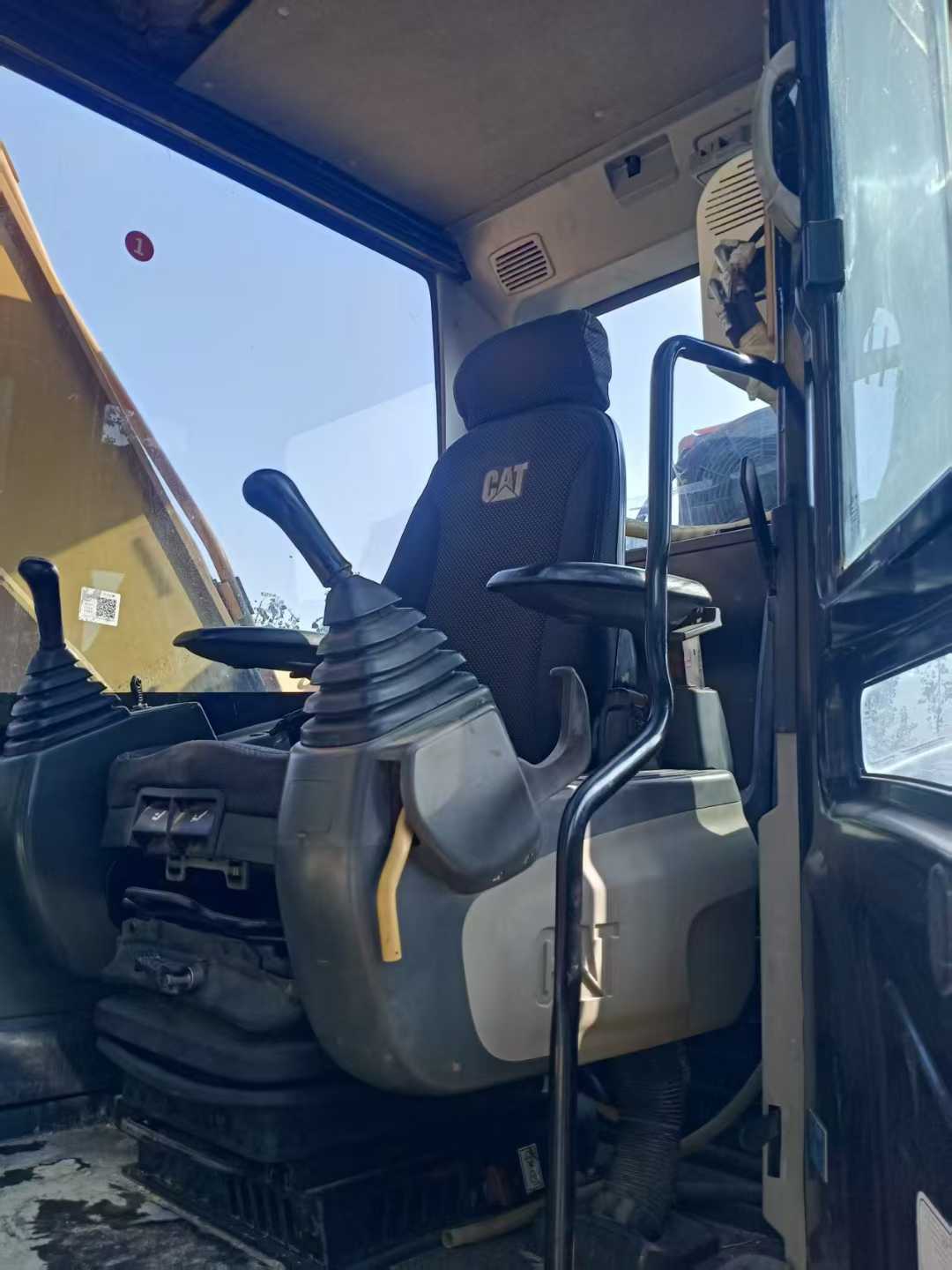 Used Caterpillar 323D2L Excavator 2014 Model / 6