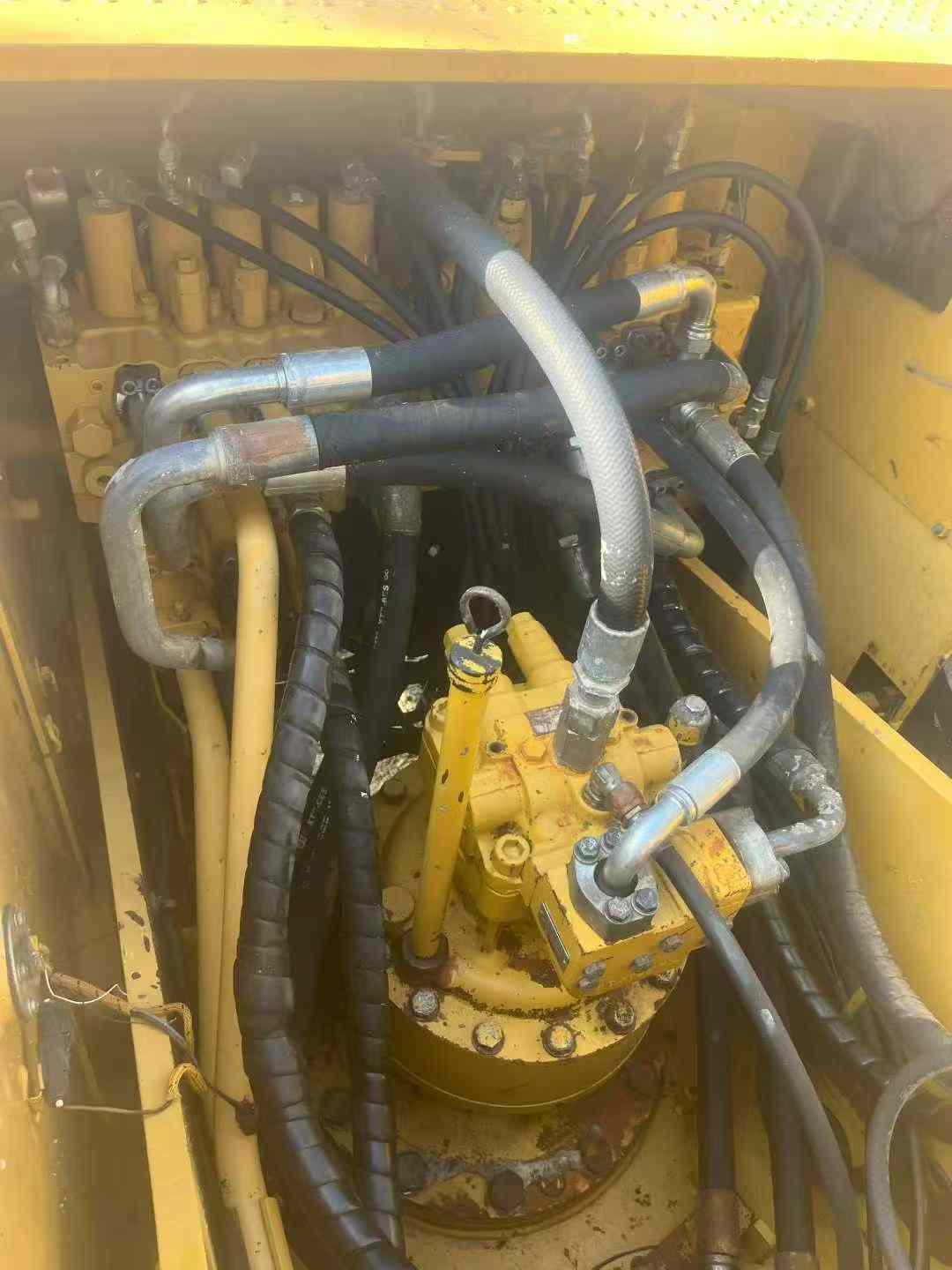 Used Caterpillar 323 Excavator 2014 Model / 9