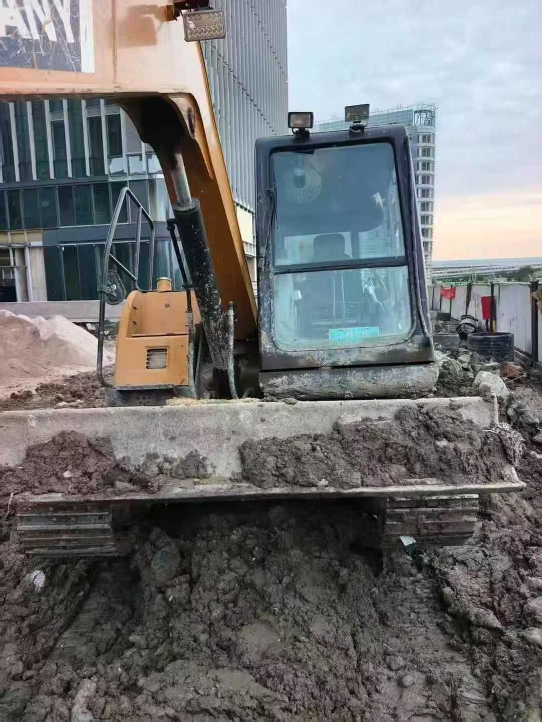 Used Sany SY65W Excavator 2017 Model / 3