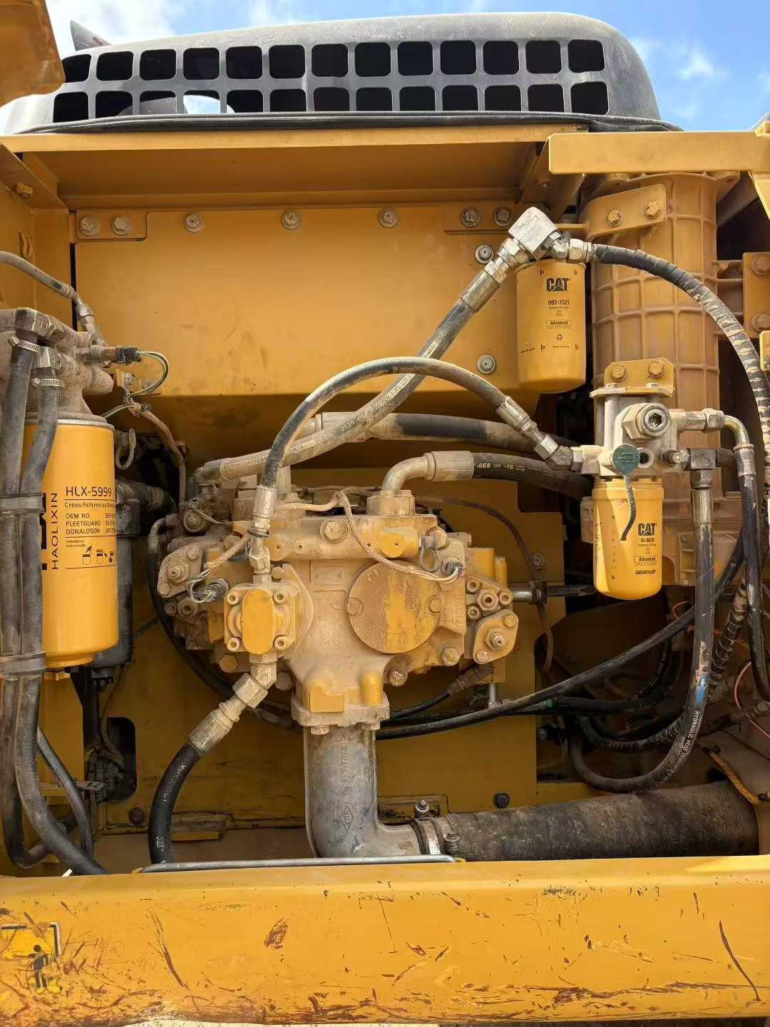 Used Caterpillar 323D2L Excavator 2017 Model / 6