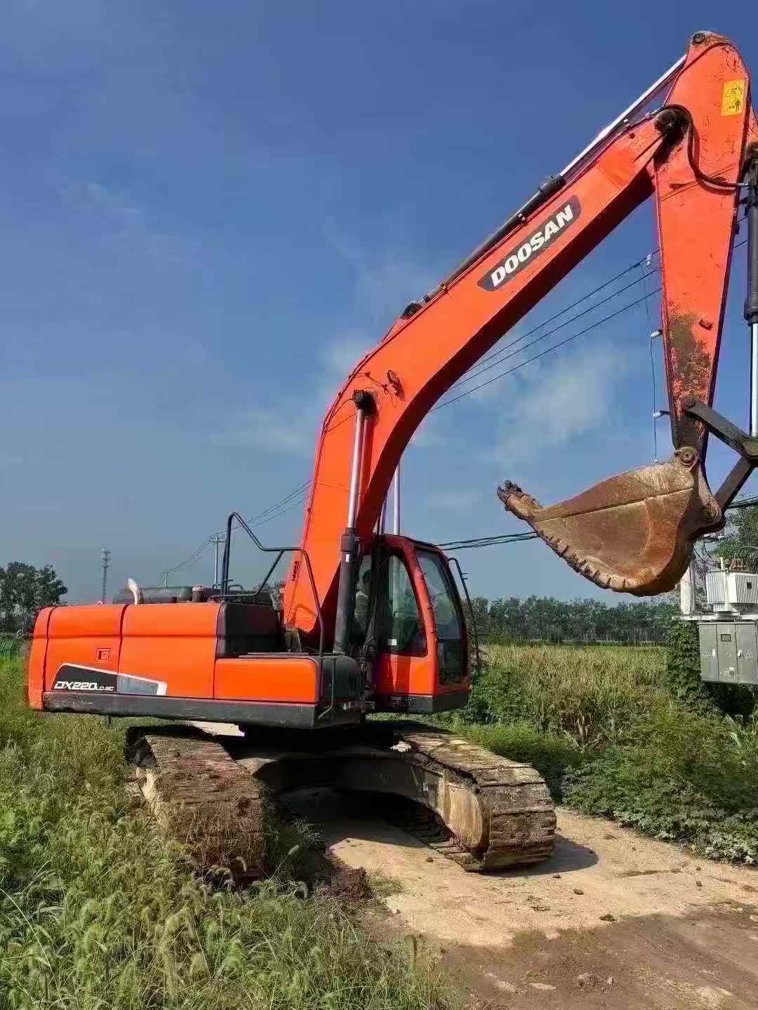 Used Doosan DH220 Excavator 2019 Model / 3