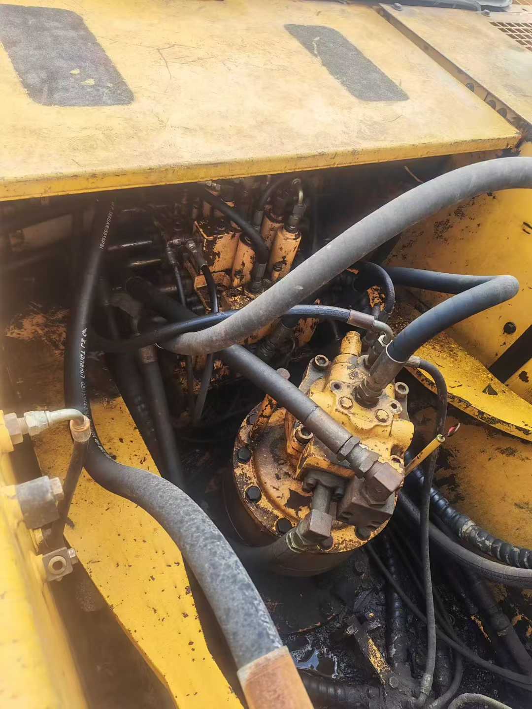 Used Hyundai HX305L Excavator 2016 Model / 3