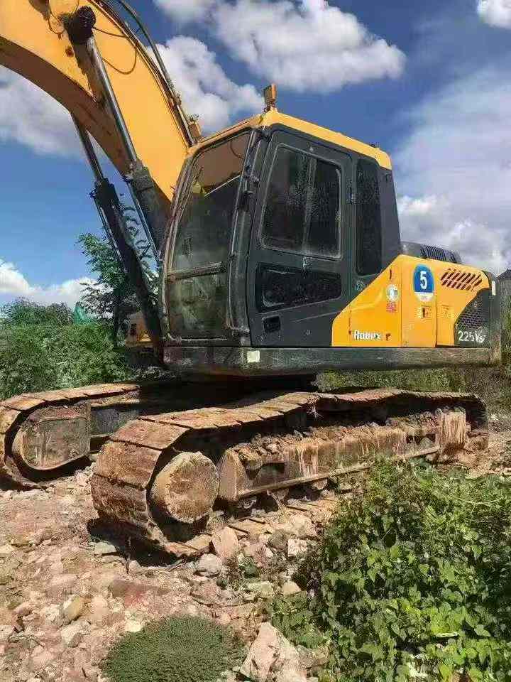 Used Hyundai R215VS Excavator 2019 Model / 3