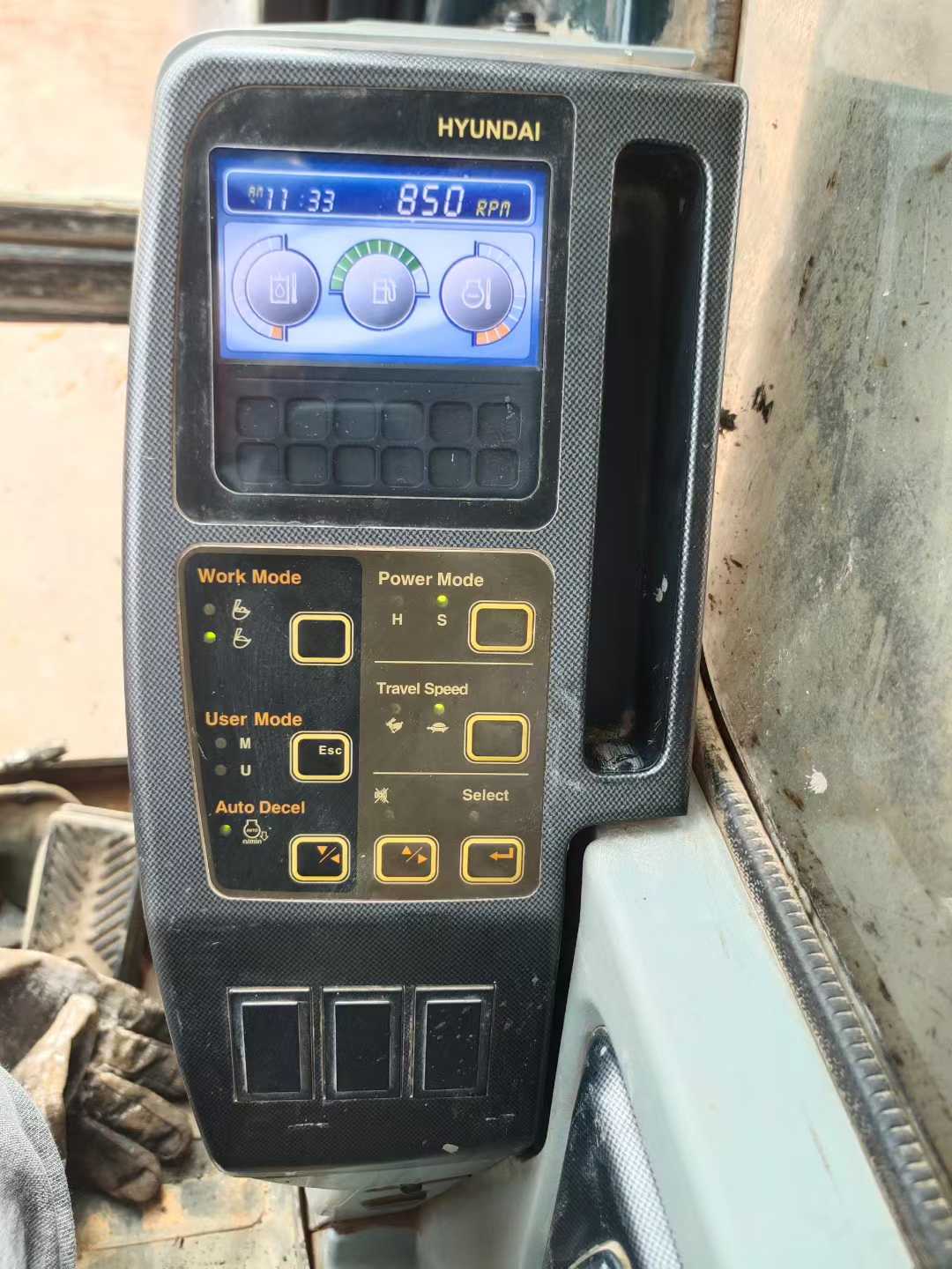 Used Hyundai R215VS Excavator 2018 Model / 6