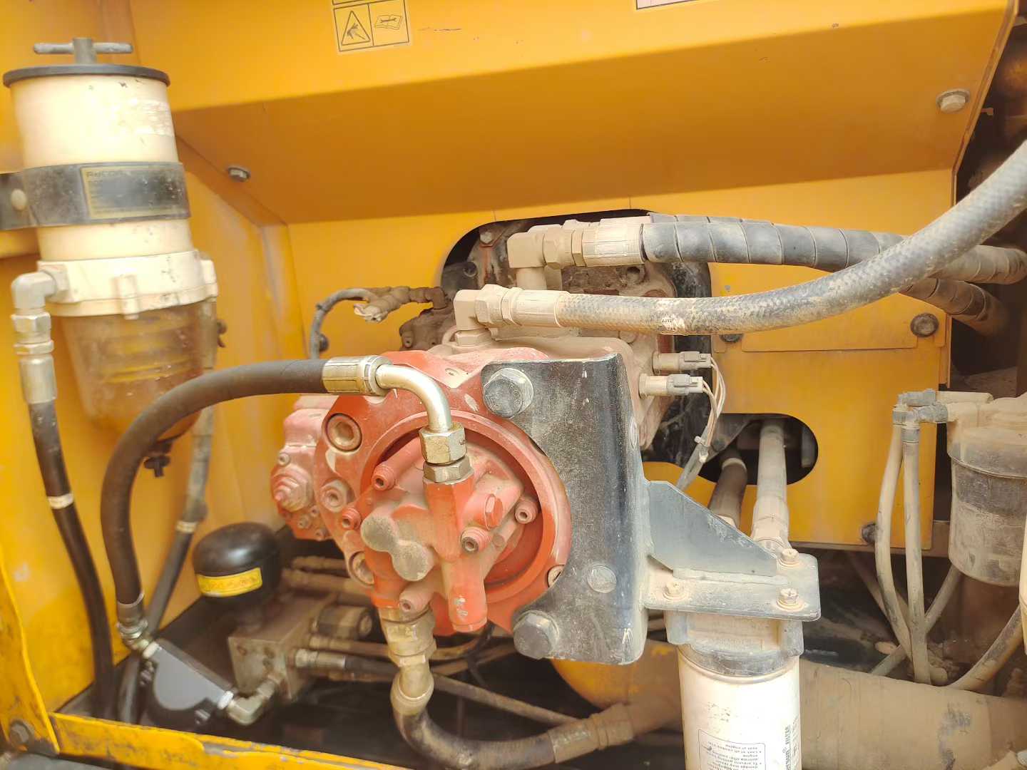 Used Hyundai R215VS Excavator 2018 Model / 3