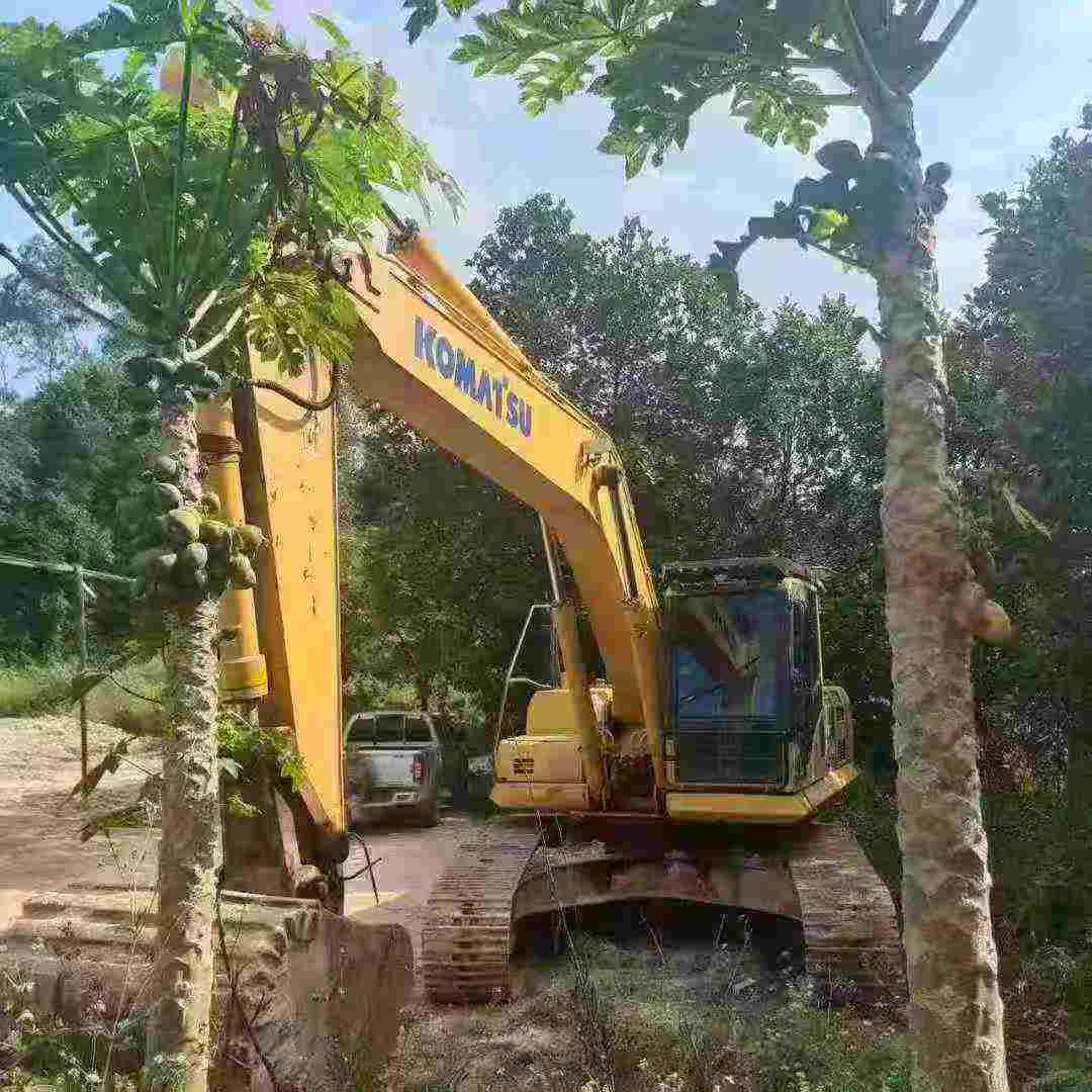 Used Komatsu PC240-11M0 Excavator 2016 Model / 4