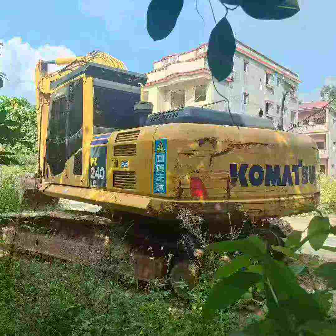Used Komatsu PC240-11M0 Excavator 2016 Model / 2