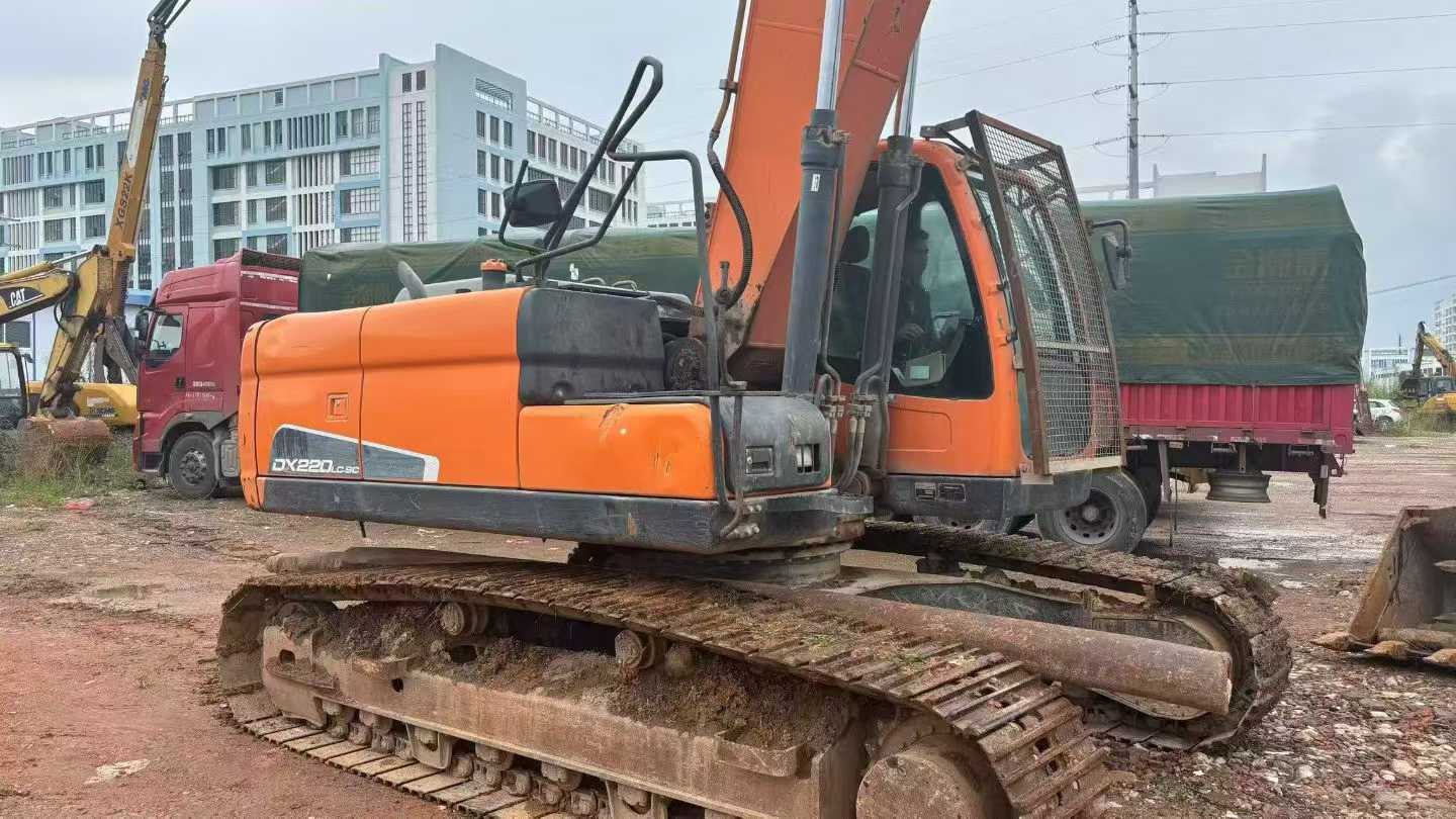 Used Doosan DL300 Excavator 2020 Model / 4