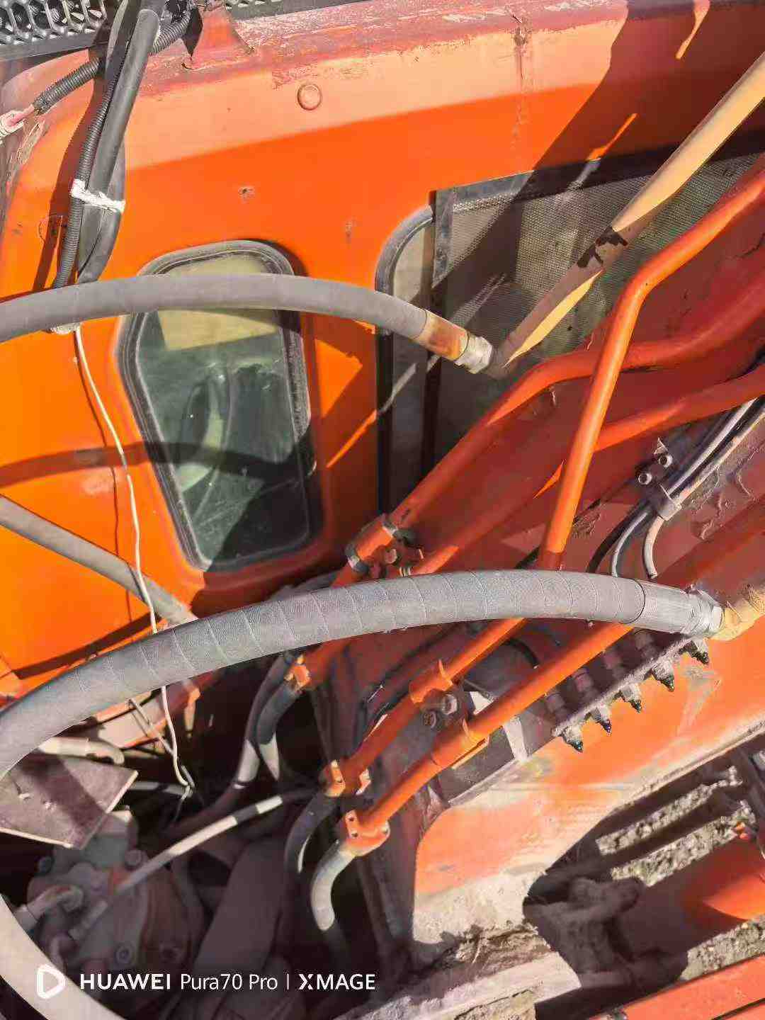 Used Doosan DH220-7 Excavator 2010 Model / 8