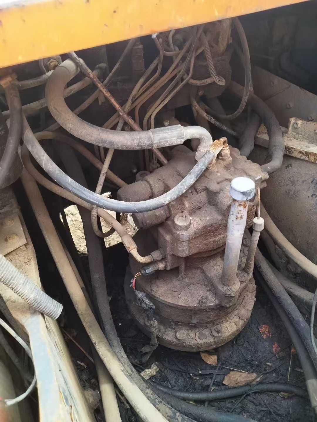 Used Hitachi ZX200-3G Excavator 2011 Model / 4