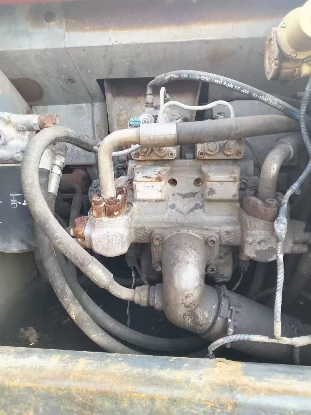 Used Hitachi ZX200-3G Excavator 2011 Model / 3