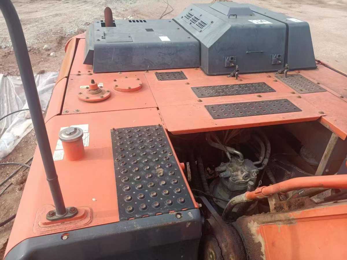 Used Hitachi ZW330 Excavator 2017 Model / 3