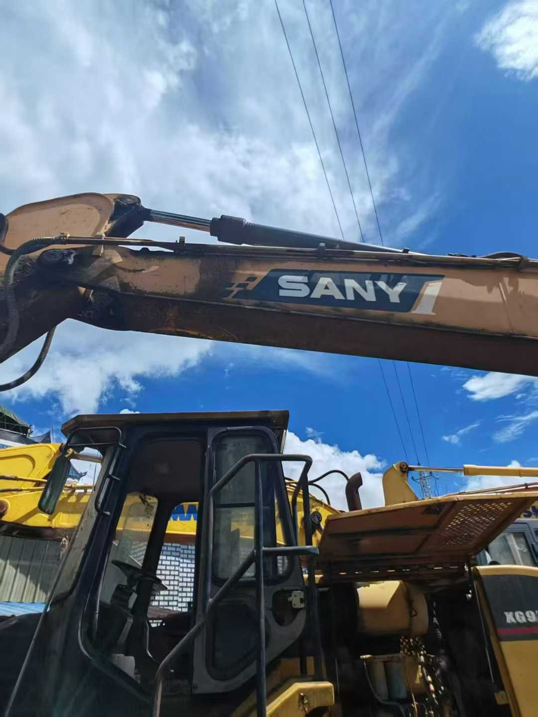Used Sany SY215W Excavator 2014 Model / 3
