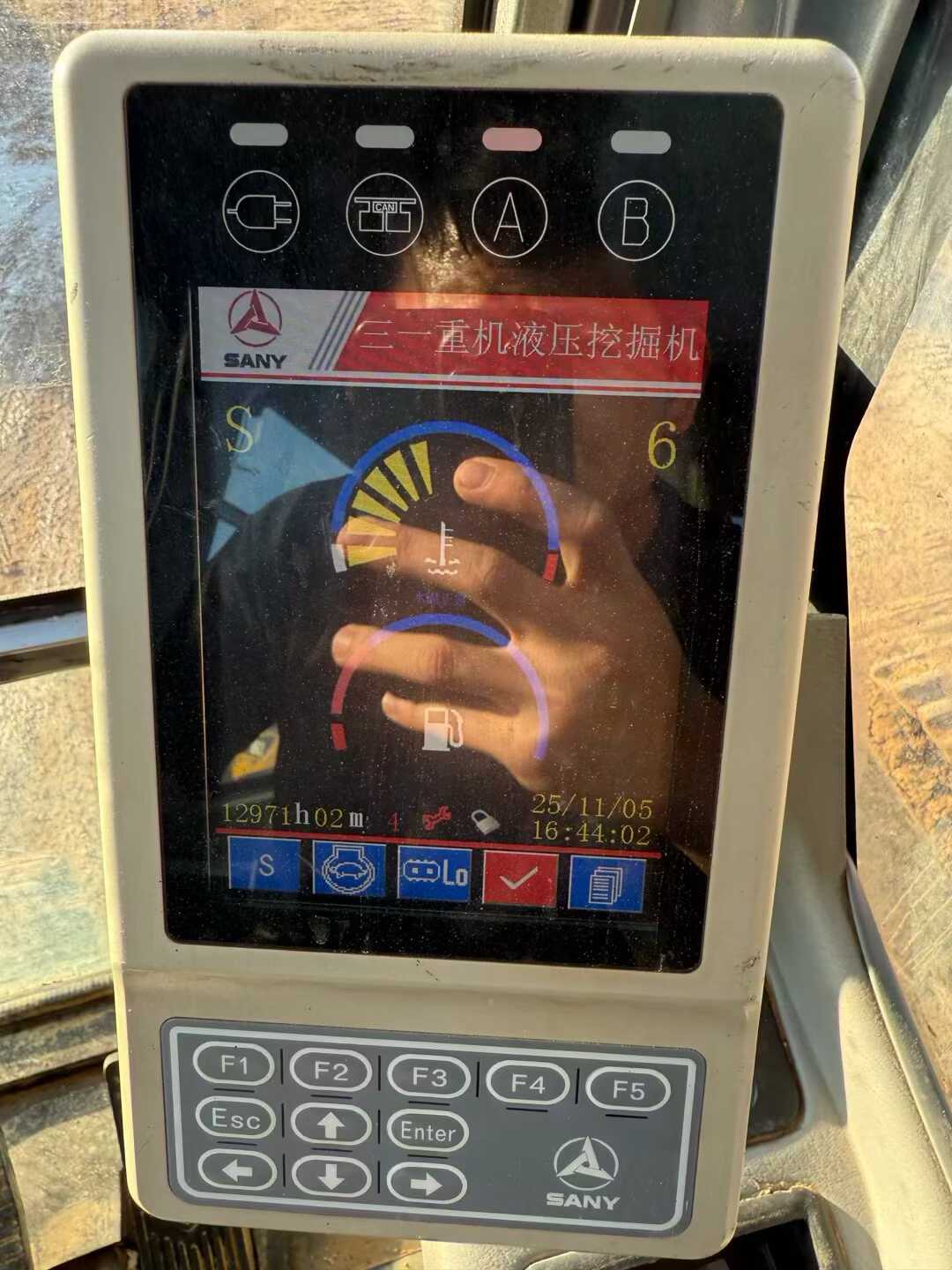 Used Sany SY115C Excavator 2016 Model / 4