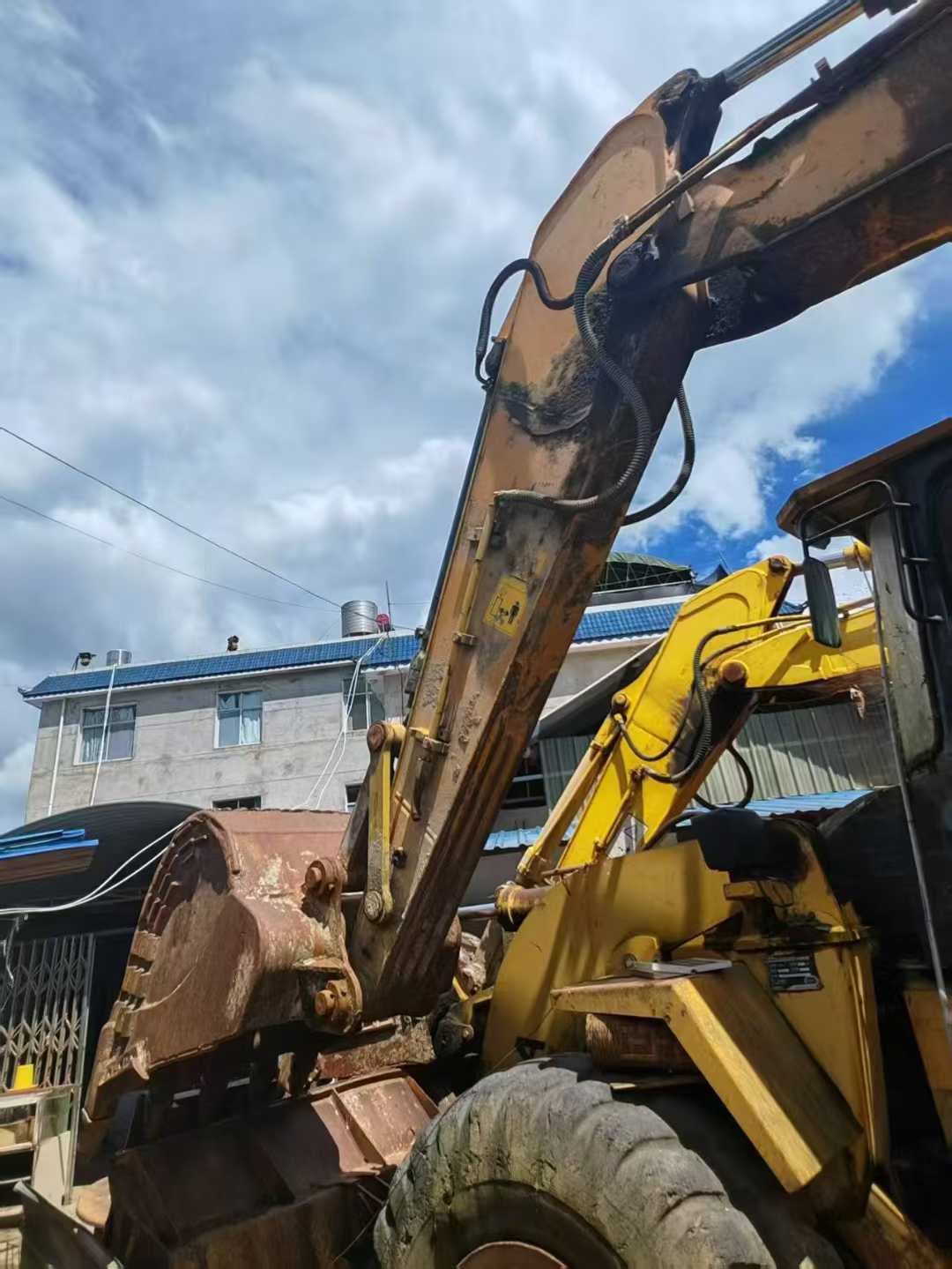 Used Sany SY215W Excavator 2014 Model / 4