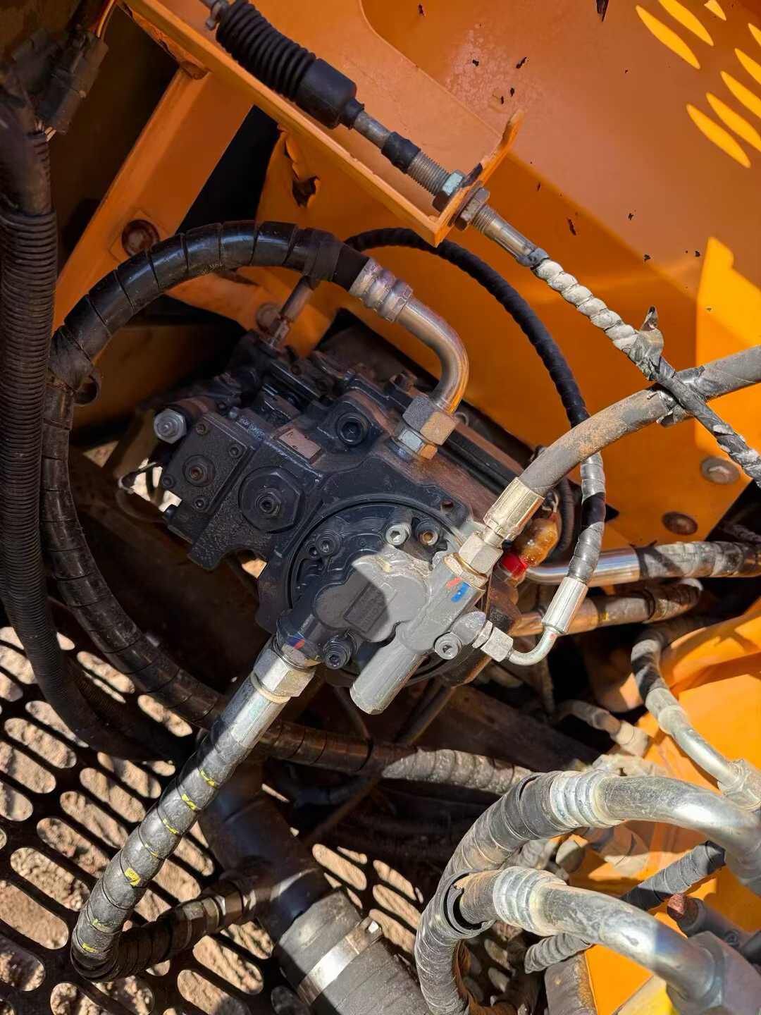 Used Sany SY115C Excavator 2016 Model / 8