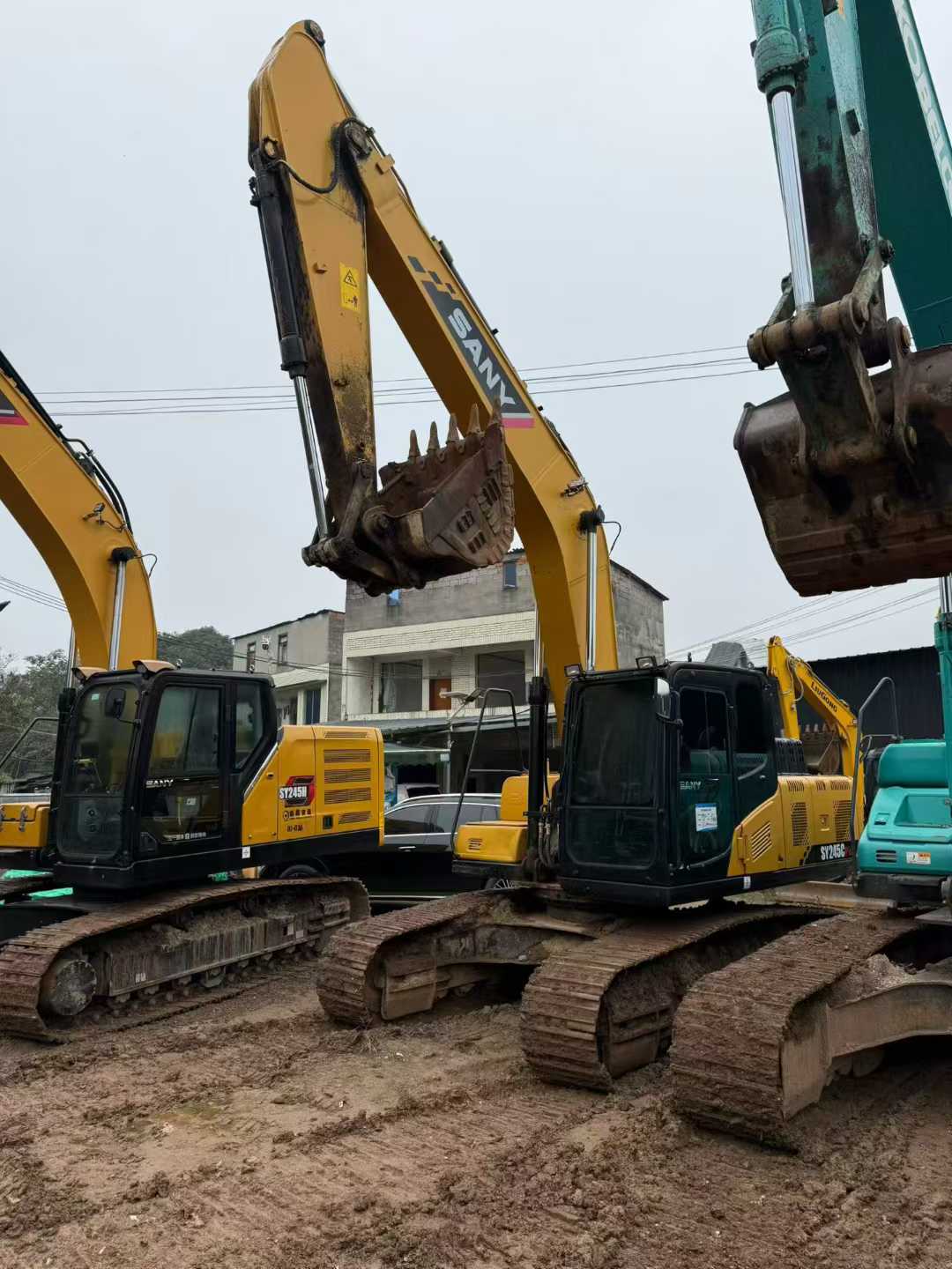 Used Sany SY200H Excavator 2021 Model / 4