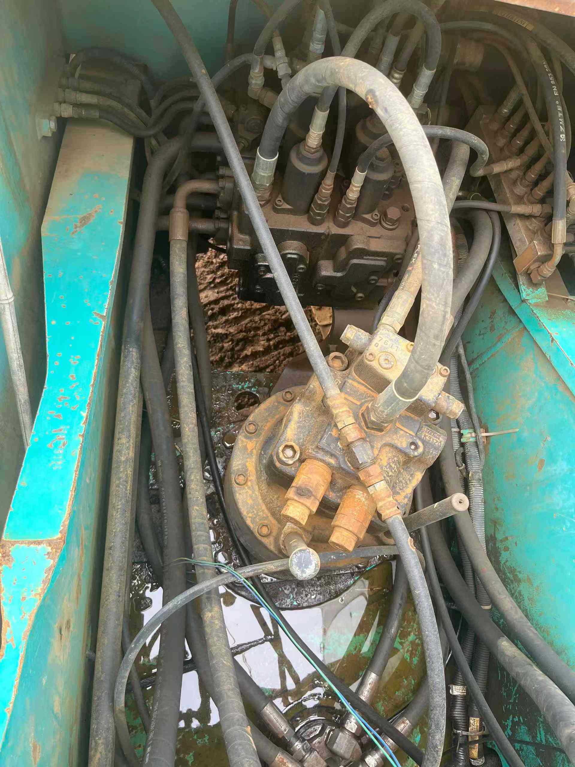 Used Kobelco SK200 Excavator 2016 Model / 5