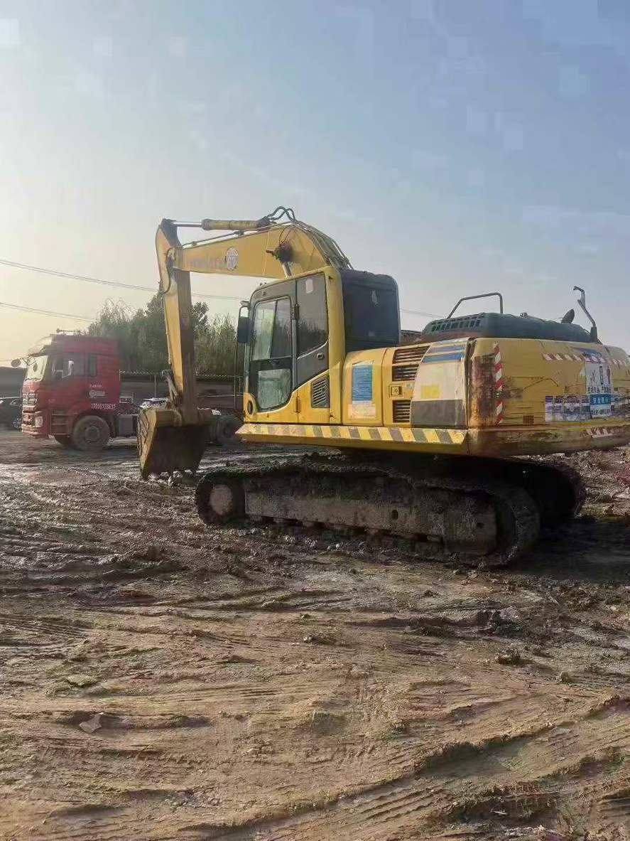 Buy Komatsu PC200 Used Excavator / 2 Used Komatsu PC200 Excavator 2010 Model / 2