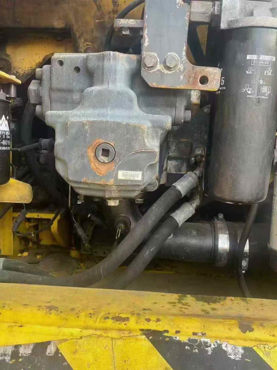 Buy Komatsu PC200 Used Excavator / 8 Used Komatsu PC200 Excavator 2010 Model / 8