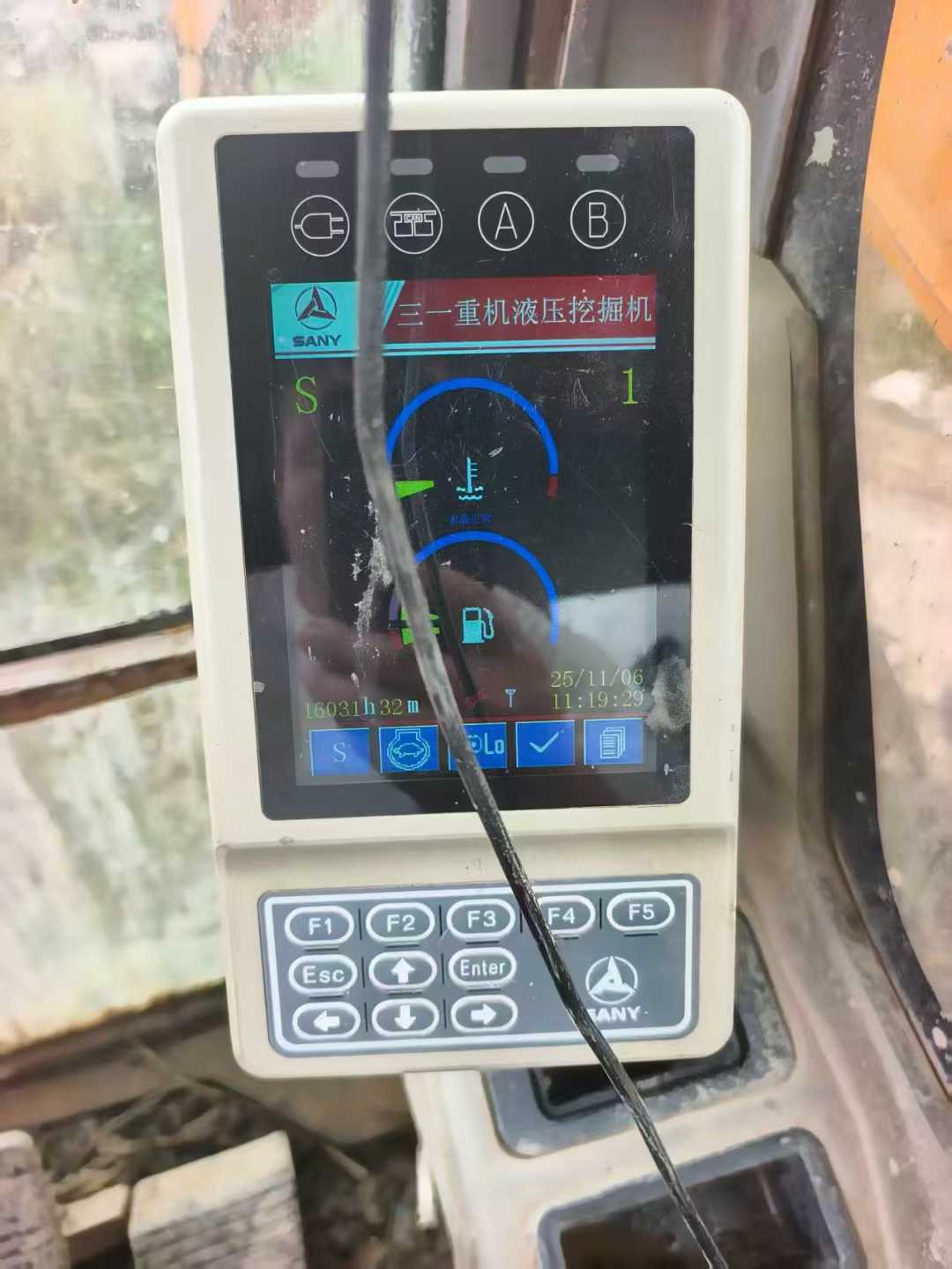 Used Sany SY135 Excavator 2016 Model / 2