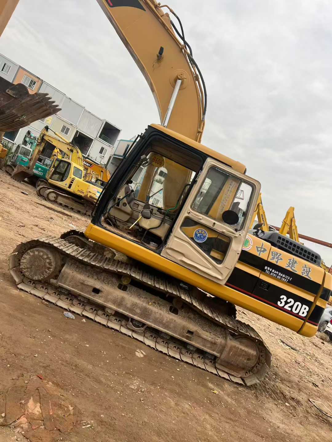 Used Caterpillar 320B Excavator 2016 Model / 4