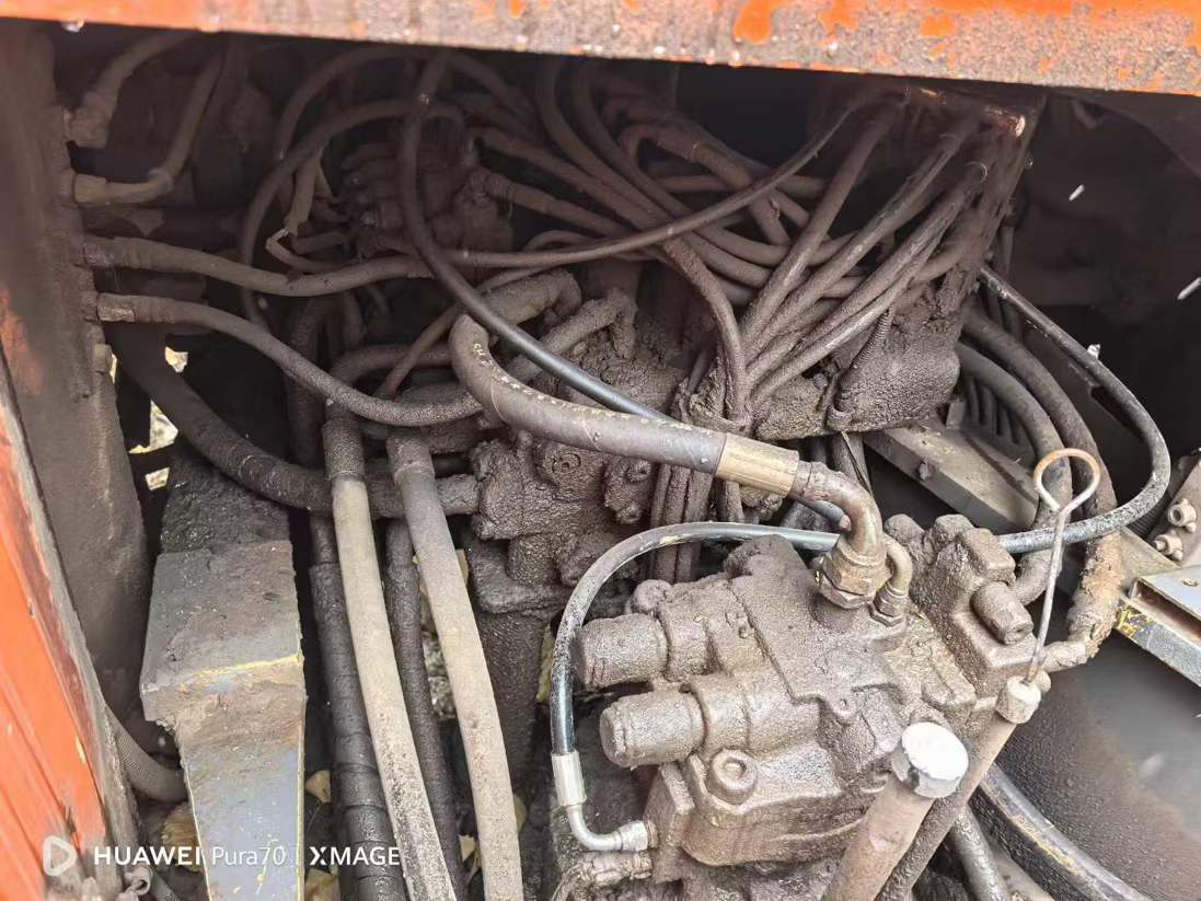 Used Hitachi ZAXIS200 Excavator 2016 Model / 8