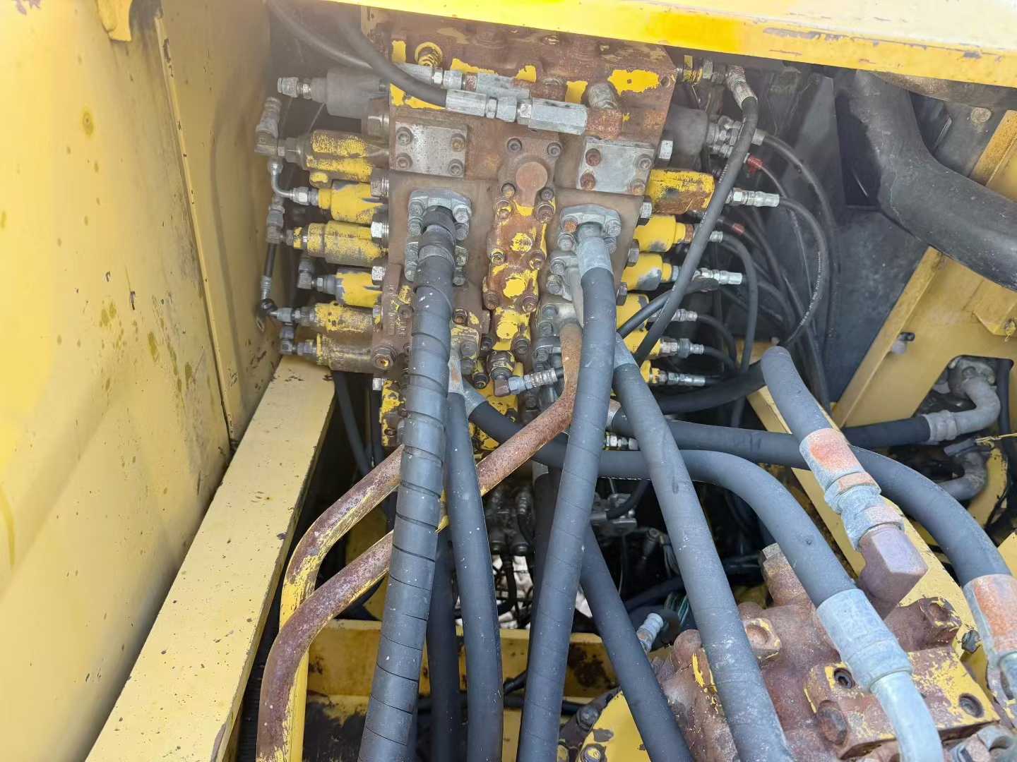 Used Komatsu PW200-7 Excavator 2016 Model / 6