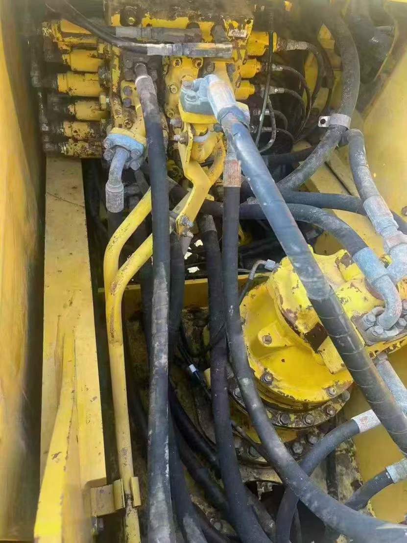 Buy Komatsu PC200 Used Excavator / 4 Used Komatsu PC200 Excavator 2010 Model / 4