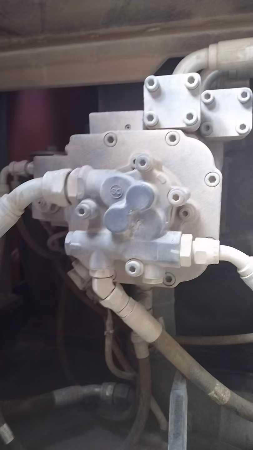 Used Doosan DX500 Excavator 2020 Model / 4