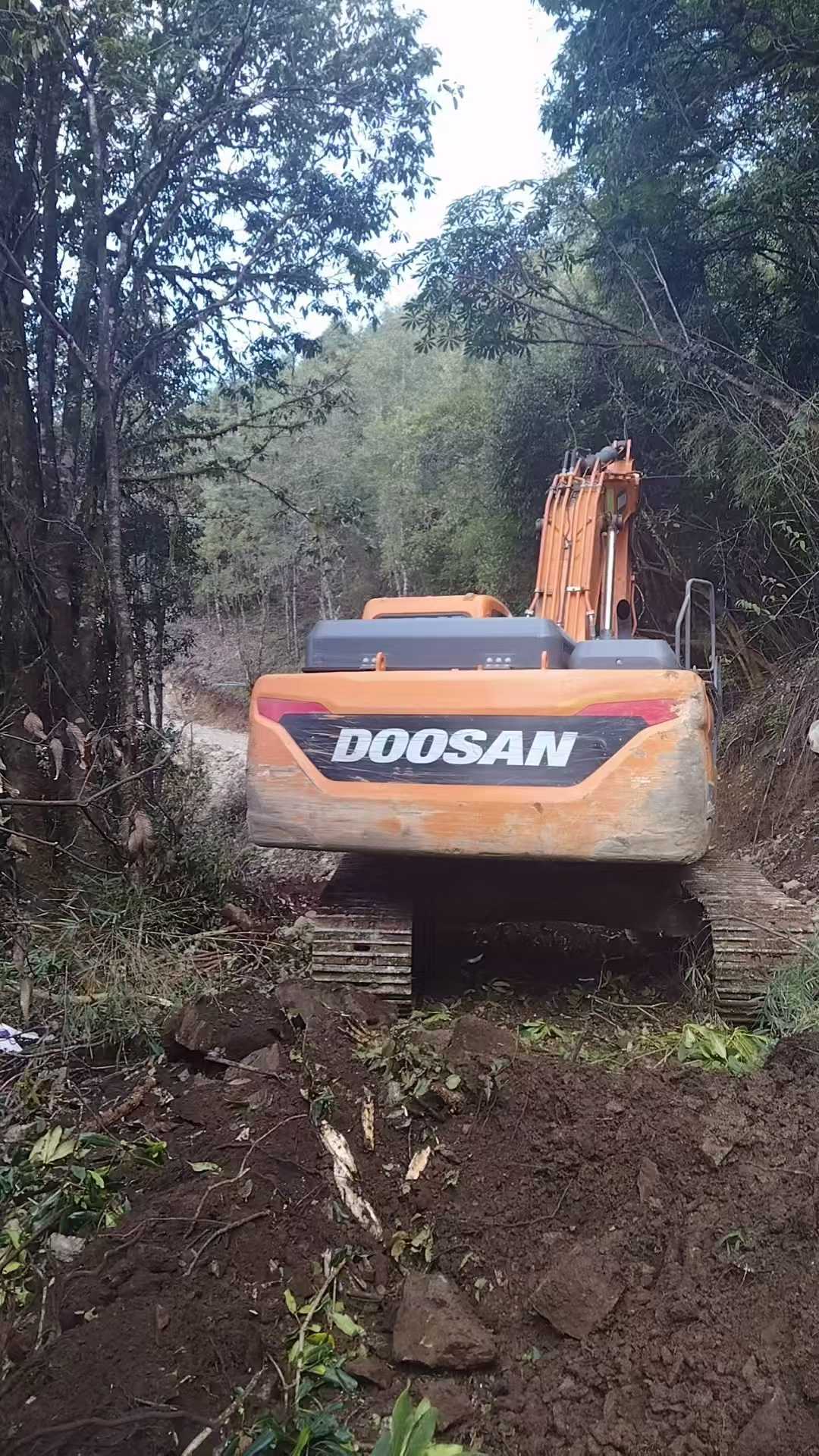 Used Doosan DX500 Excavator 2020 Model / 3