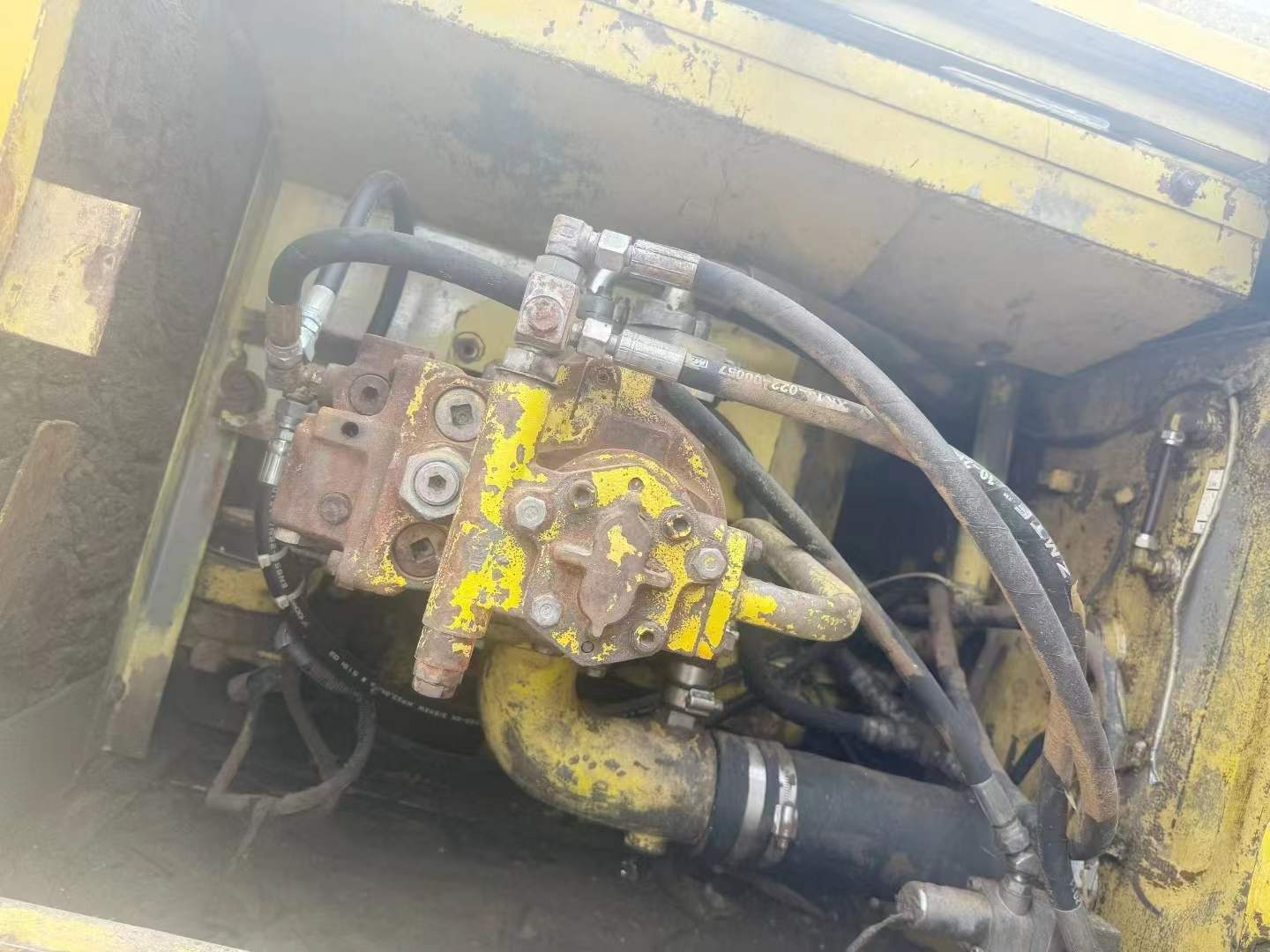 Used Komatsu PC200-6 Excavator 2016 Model / 7