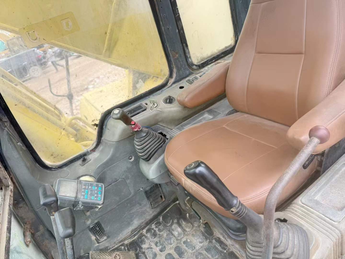 Used Komatsu PC200-6 Excavator 2016 Model / 9