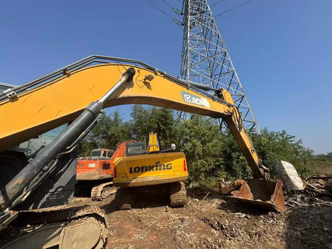 Used XCMG LW200 Excavator 2019 Model / 7